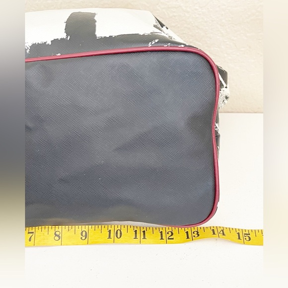 Rare L.A.M.B. Huntley hobo bag by Gwen Stefani, black, white graffiti red trim - Picture 8 of 10